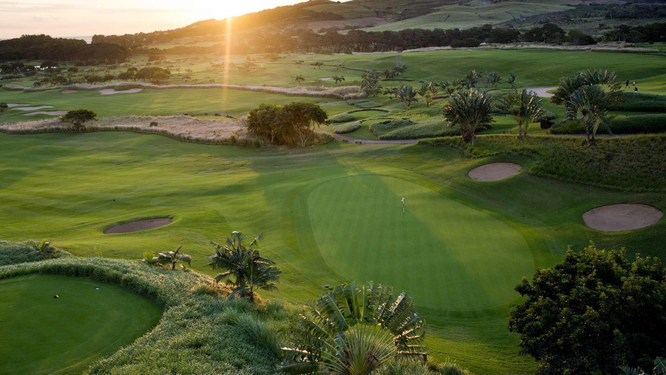 Golfplatz_bei_Sonnenuntergang