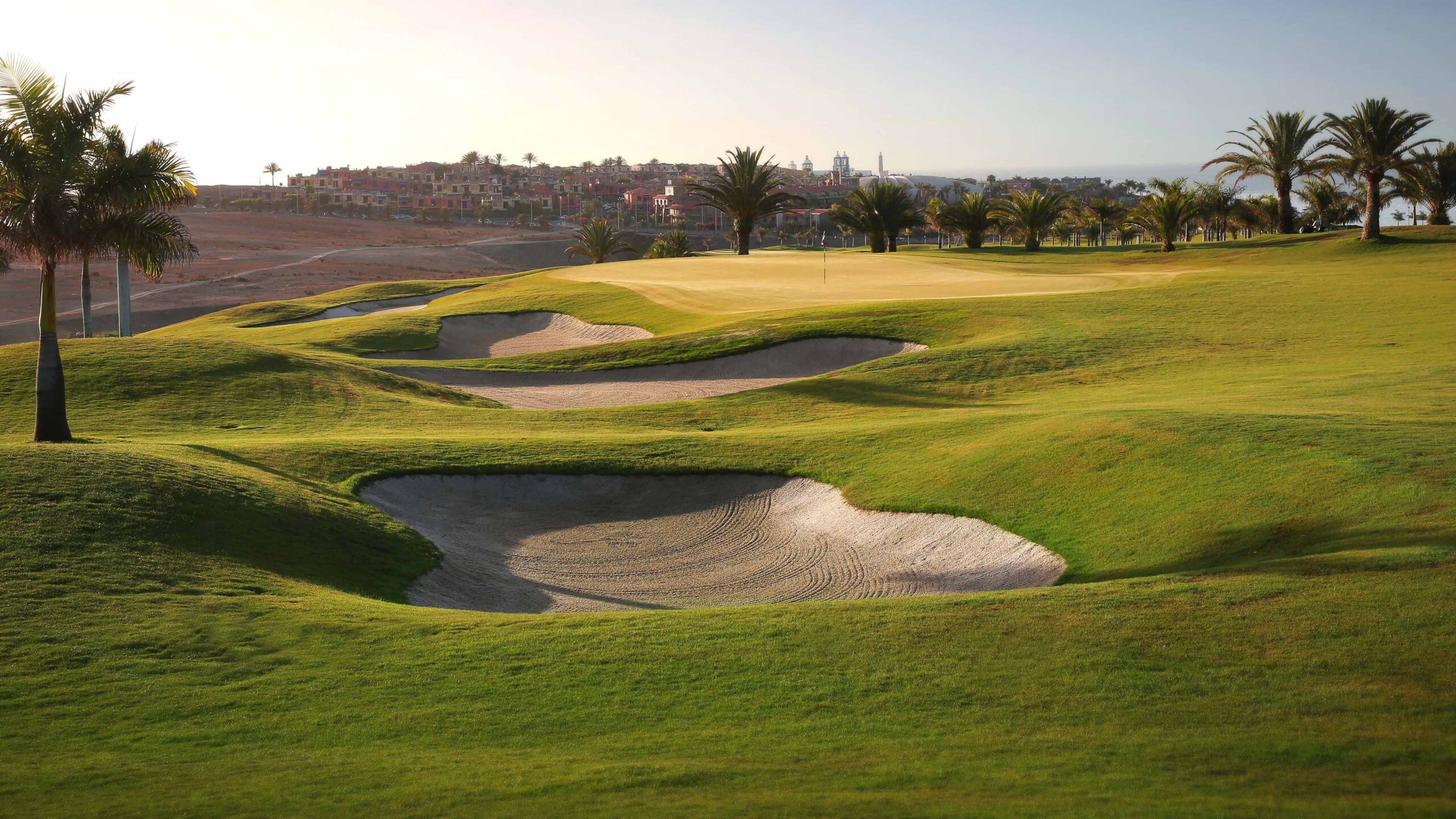 Golfplatz_bei_Sonnenschein