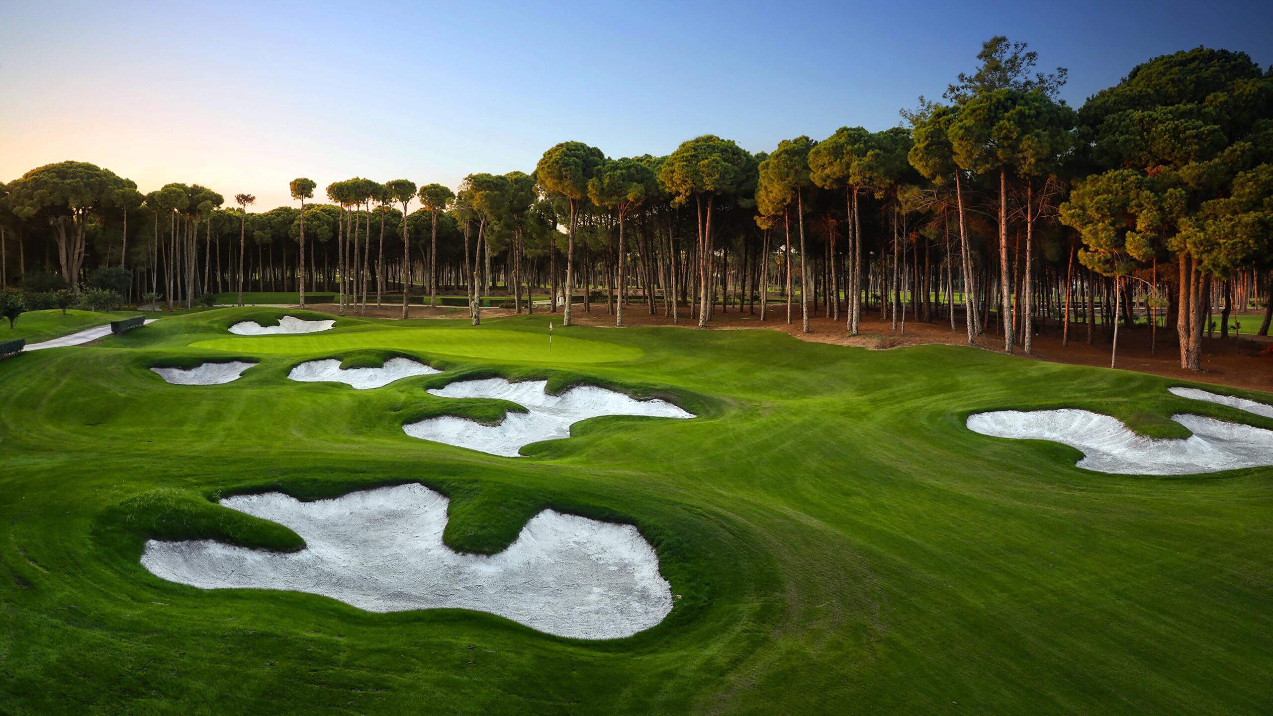 Golfurlaub in di Türkei_Golfen_am_Abend