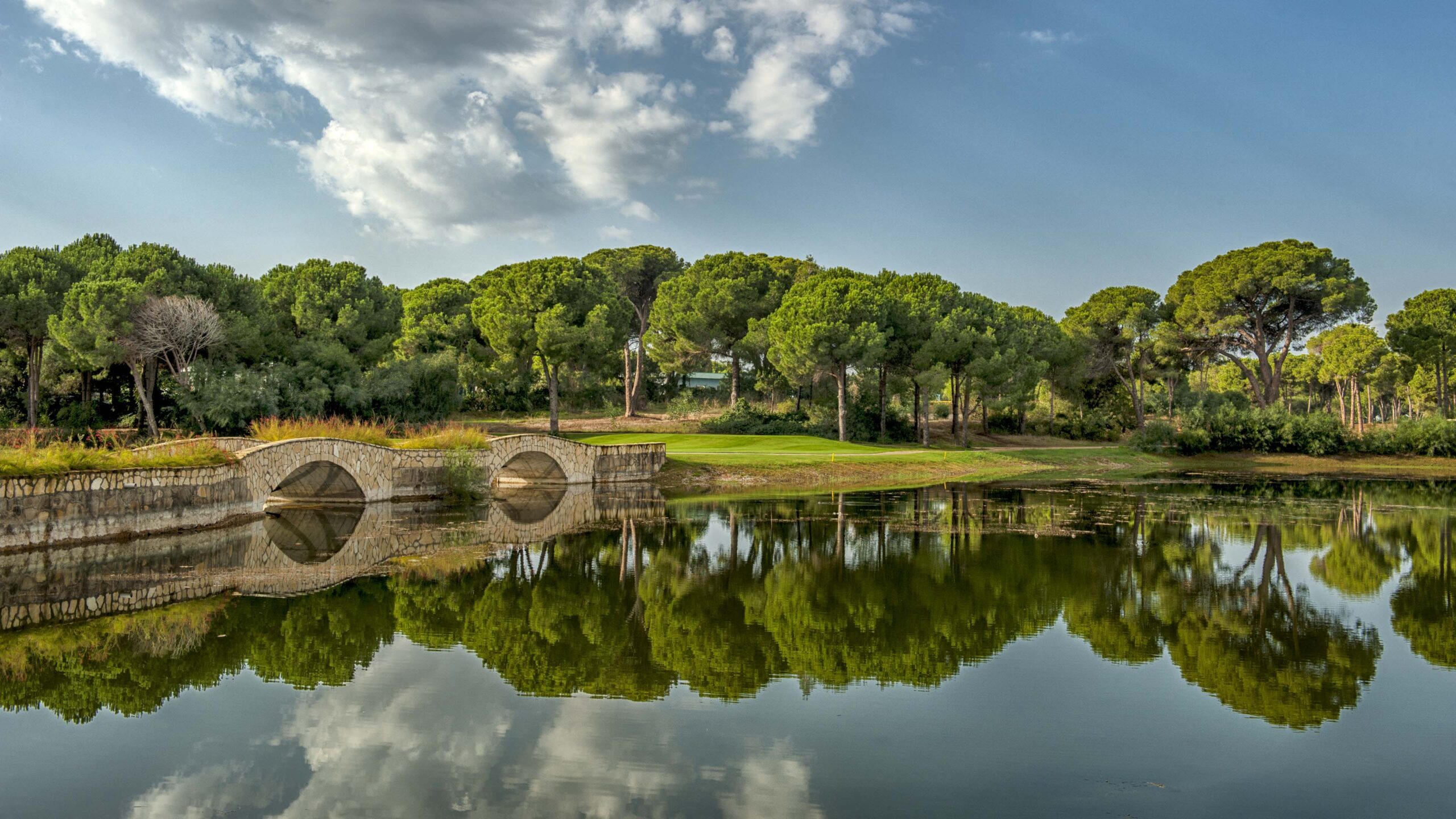 Türkei_Golfplatz_mit_Brücke